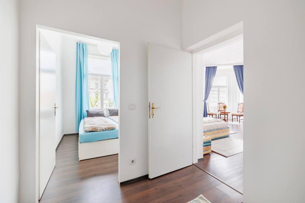 Charming Spacious Apartment เวียนนา ภายนอก รูปภาพ