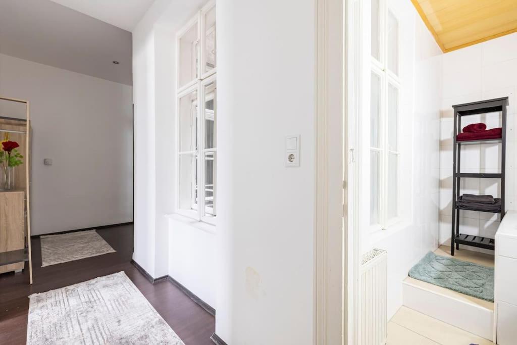 Charming Spacious Apartment เวียนนา ภายนอก รูปภาพ
