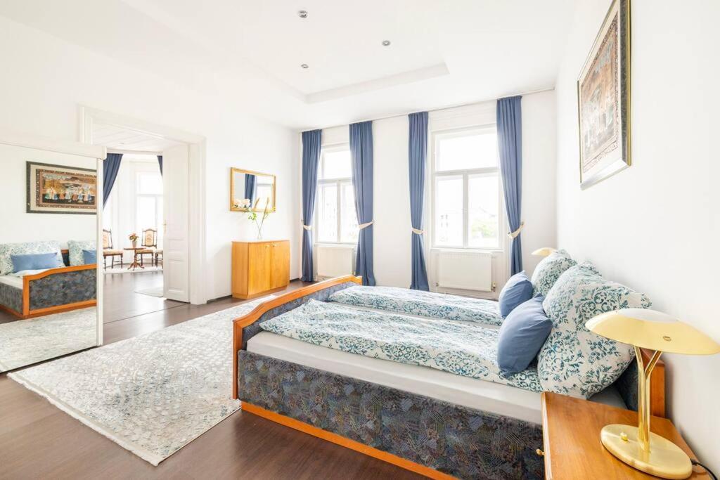 Charming Spacious Apartment เวียนนา ภายนอก รูปภาพ